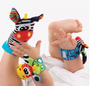 Pack De 4 Sonajeros Para Bebé, Pulseras Y Medias De Jirafa