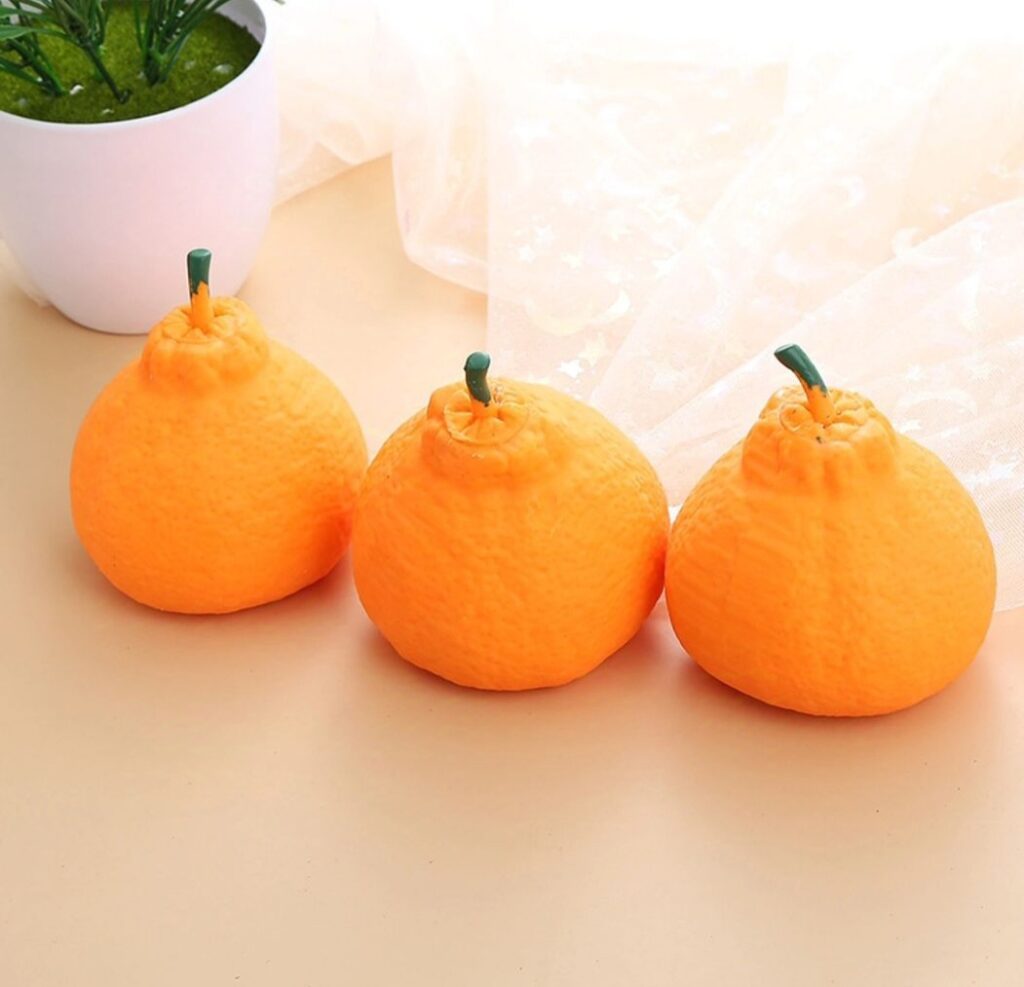 Muñeco antiestrés de goma blanda Kawaii TPR, villano amarillo, juguete antiestrés, divertido
